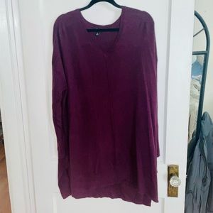 MAROON VNECK TUNIC SWEATER